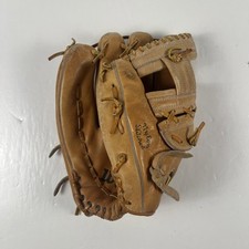 Wilson A9822 11  Softball Glove Mitt Left Hand Throw Nylon Stitched Leather