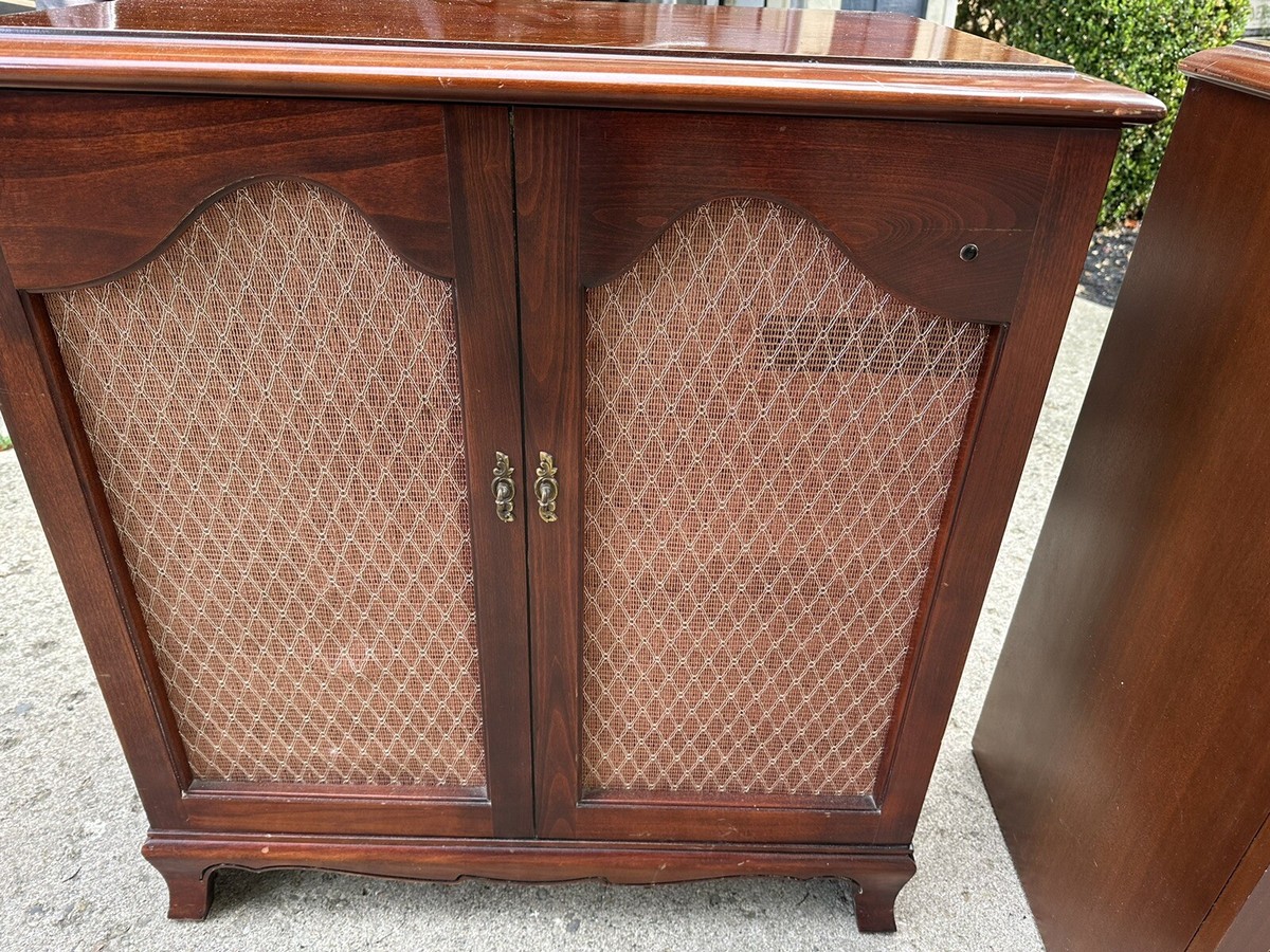 Late 1950s Mid Century Modern Dark Brown RCA VICTOR Record Player