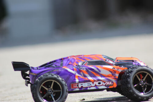 Traxxas 71076-8 E-Revo 4x4 VXL Purple Brushless RTR Akku Monstertruck 1:16 USB - Bild 2 von 9