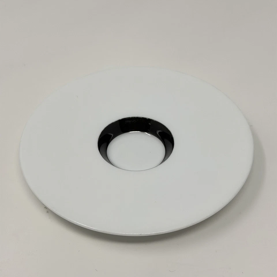 Juego de 2 tazas y platillos de espresso Nespresso Ritual Andree Putman Demitasse WH/NEGRO Foto 3 de 4