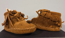 Minnetonka Moccasins Brown Size 4 Toddler Slippers Soft Sole Bootie Never Worn