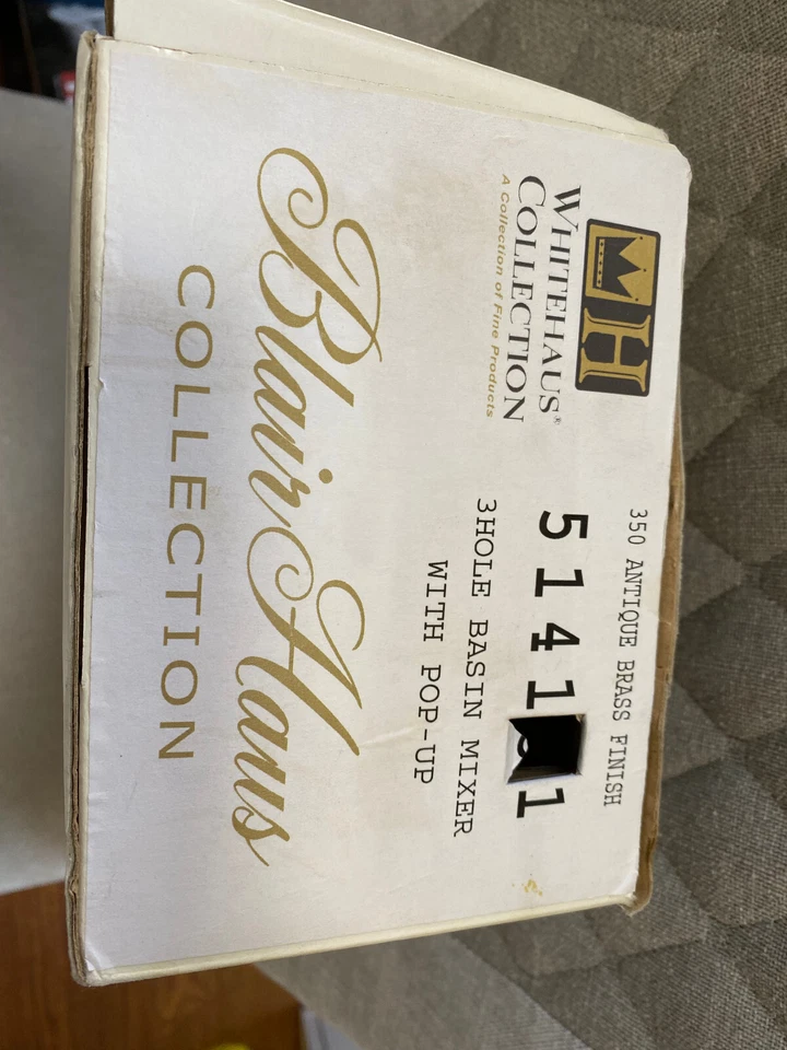 Whitehaus 600156 Manijas Mckinley y Grifo de Lavabo de 3 Agujeros 514161-Latón Antiguo  Foto 2 de 4