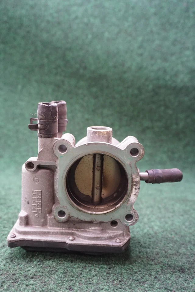 Hyundai Accent 2013 1,6 L carrocería del acelerador OEM 351002B300 105.344 millas Foto 3 de 4