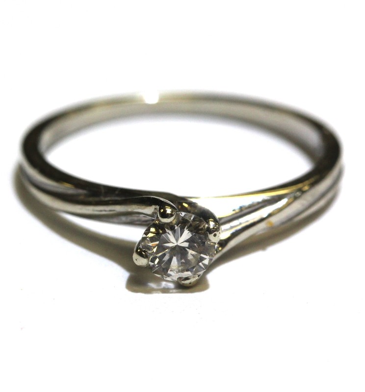 14k white gold .26ct VS1 I round diamond solitaire engagement ring 1.7g 6.25