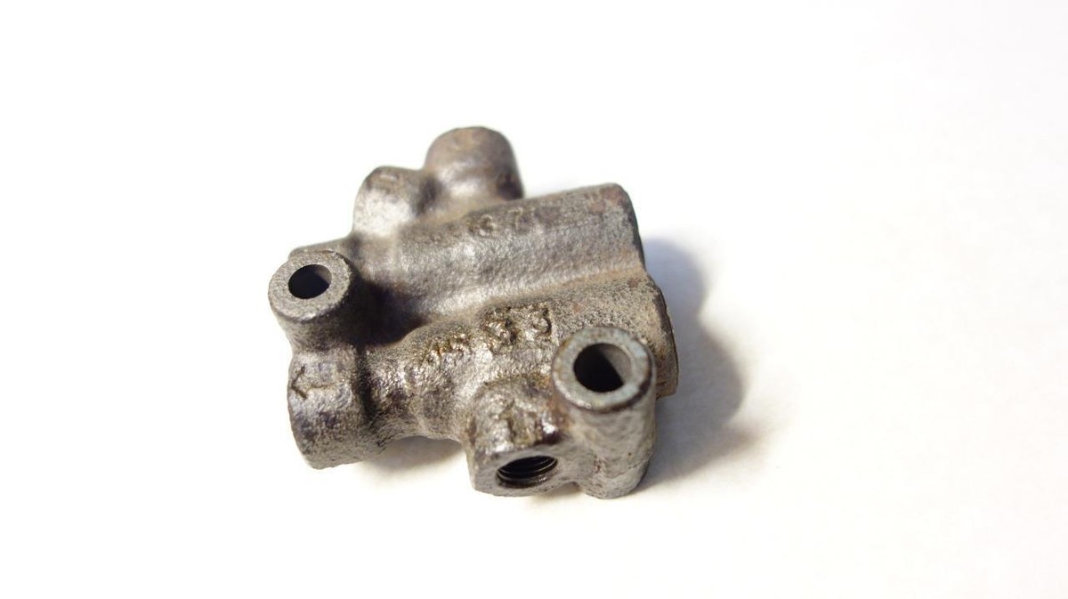 TOYOTA PRESSURE PROPORTIONING VALVE BRAKE (w/o abs) 47150-12230