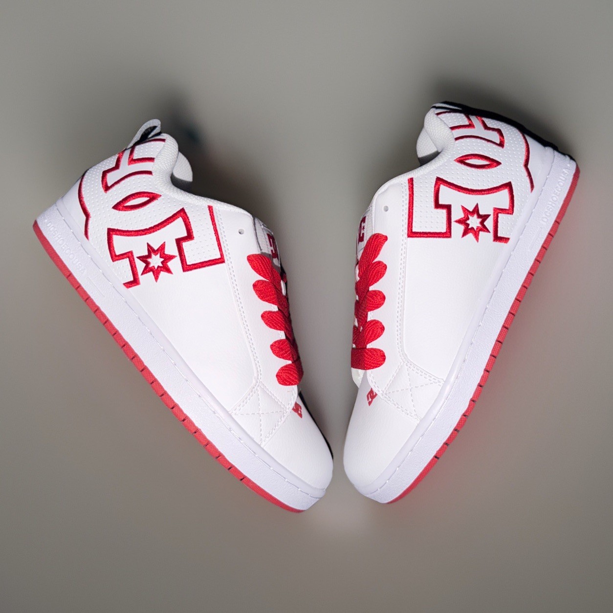 New Men’s DC Court Graffik Shoe White / Red Skateboarding Low Top Shoes Size 10