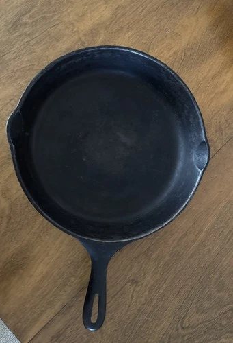 Vtg Unmarked Wagner #10 11 3/4” Cast Iron Skillet Made In USA