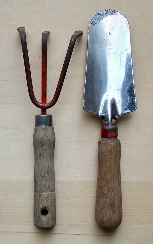 Vintage Garden Hand Rake & Shovel tool claw weeder wood wooden handle 3 tine