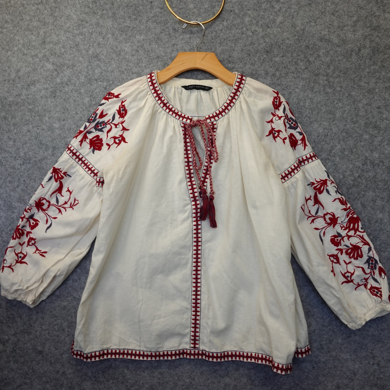 Peasant Linen Blouse Womens MEDIUM Cream Red Floral Embroidered Boho Folk ZARA