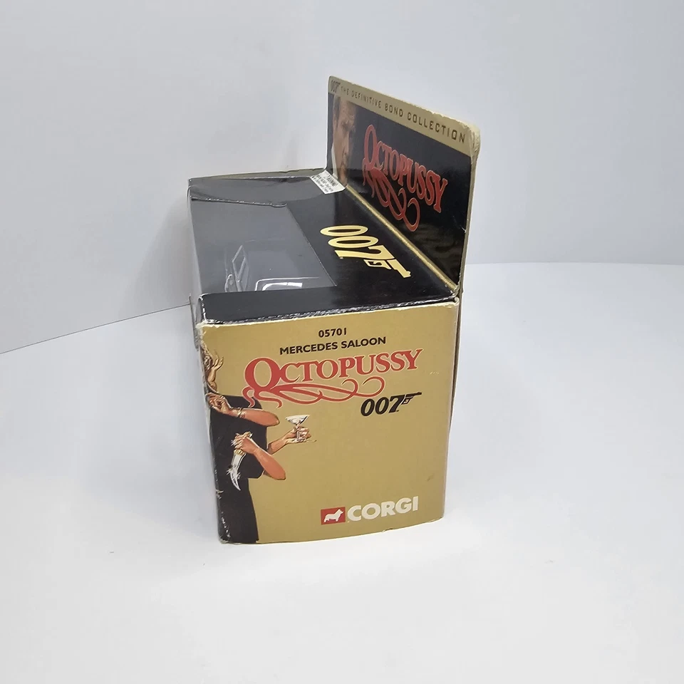 🔥Corgi - 007 James Bond - Mercedes Saloon - Octopussy - Image 3 of 4
