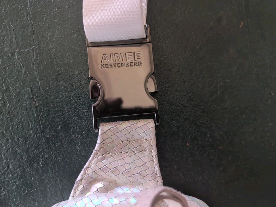 Bolso Bandolera Aimee Kestenberg Cuero Iridiscente Estampado Serpiente Nuevo sin Etiquetas - Precio de venta sugerido por el fabricante $149 Foto 3 de 4