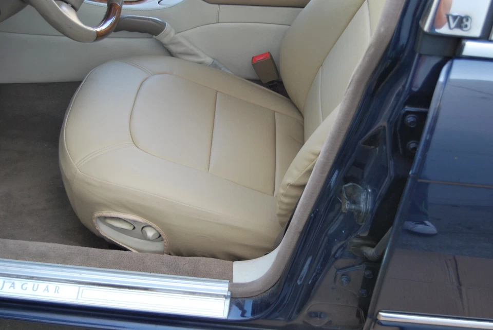 FOR BUICK LUCERNE 2006-2011 IGGEE S.LEATHER CUSTOM MADE FIT 2 FRONT SEAT COVERS - Image 2 of 4