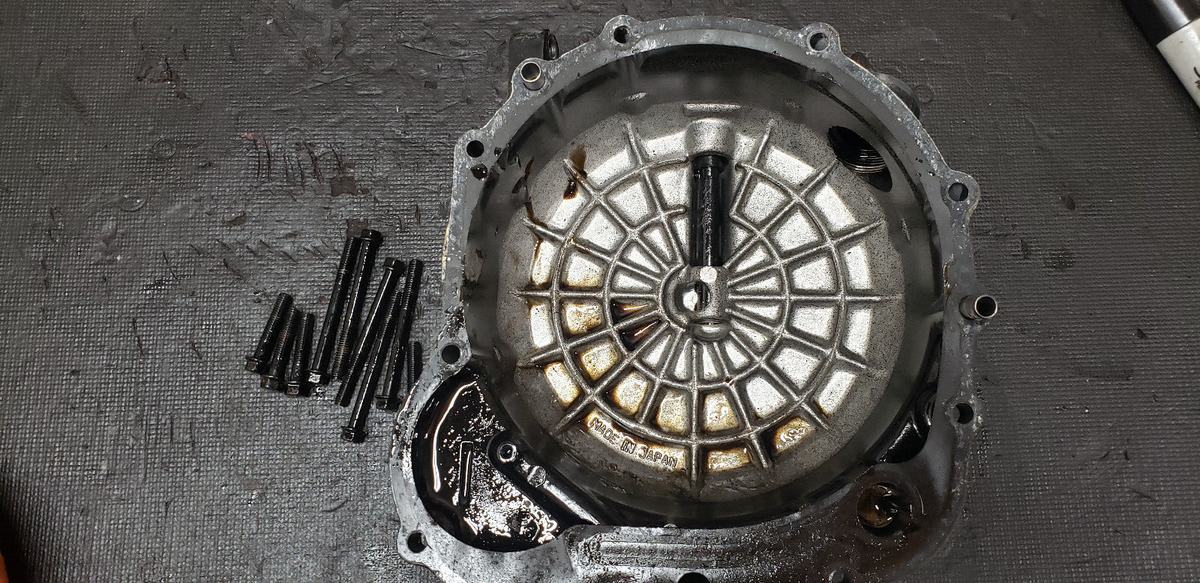 1985 KAWASAKI ZX600A ZX600 ZX GPZ600 CLUTCH COVER SIDE RH RIGHT