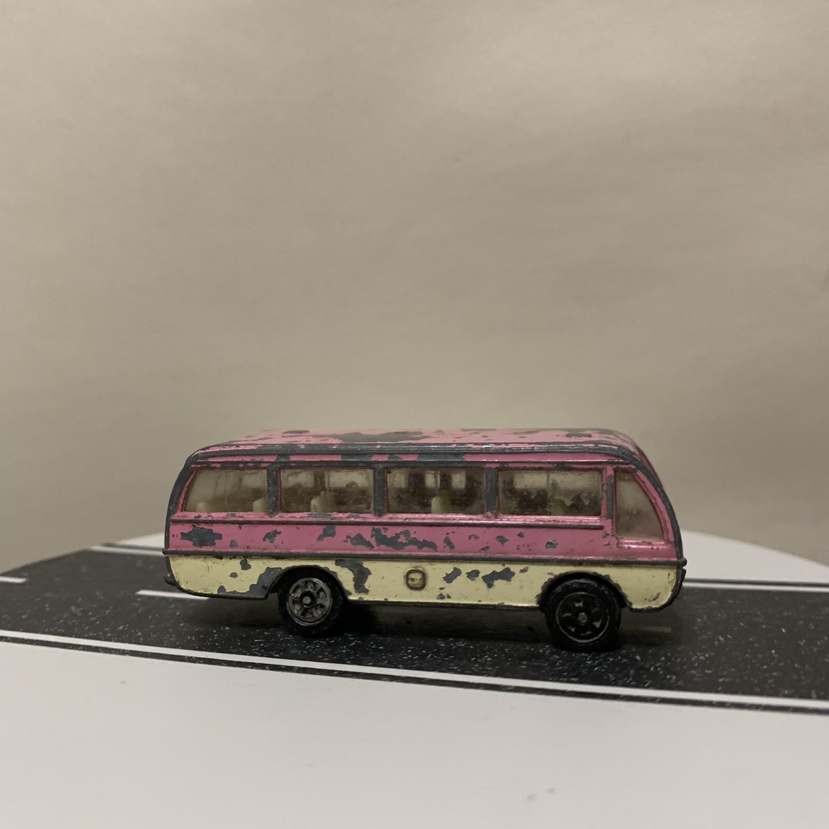 Tomica Tomy Japan 1974 Mazda Light Bus #46 1:88 Pink & White, VTG