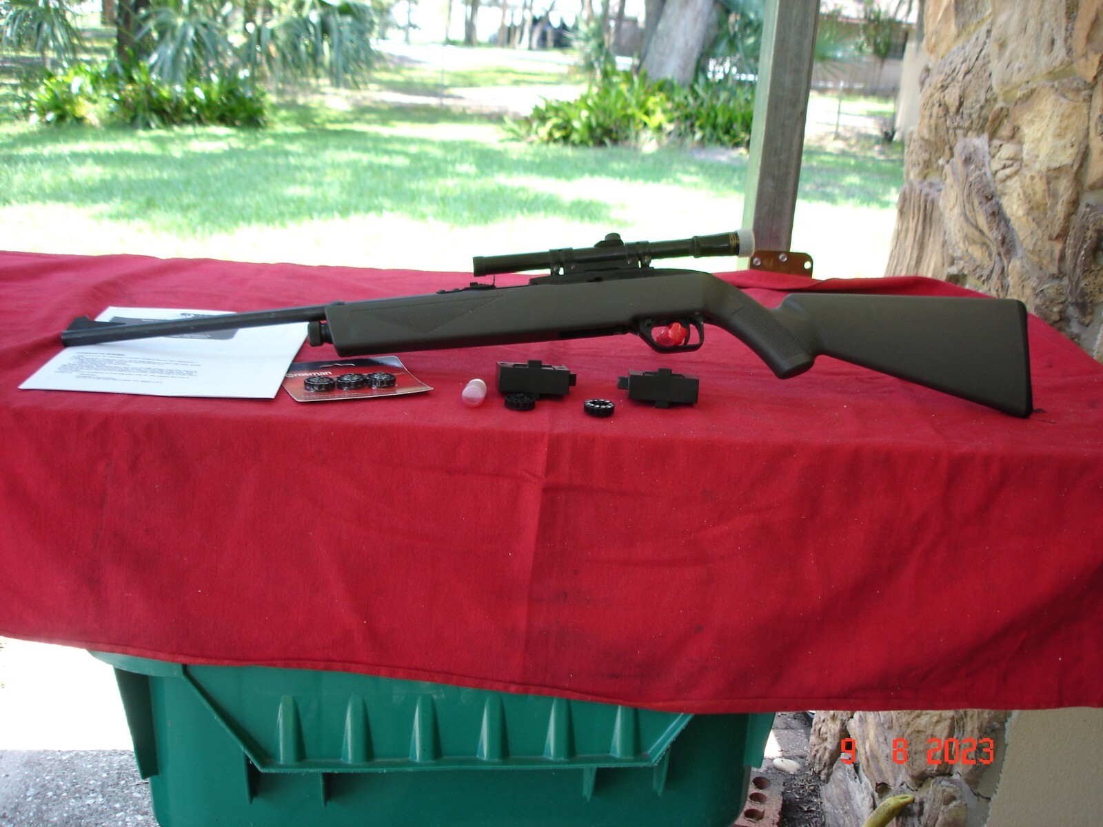 Crosman 1077, 12 Shot Repeater CO2 177 PELLET Air Rifle WORKING!! VERY