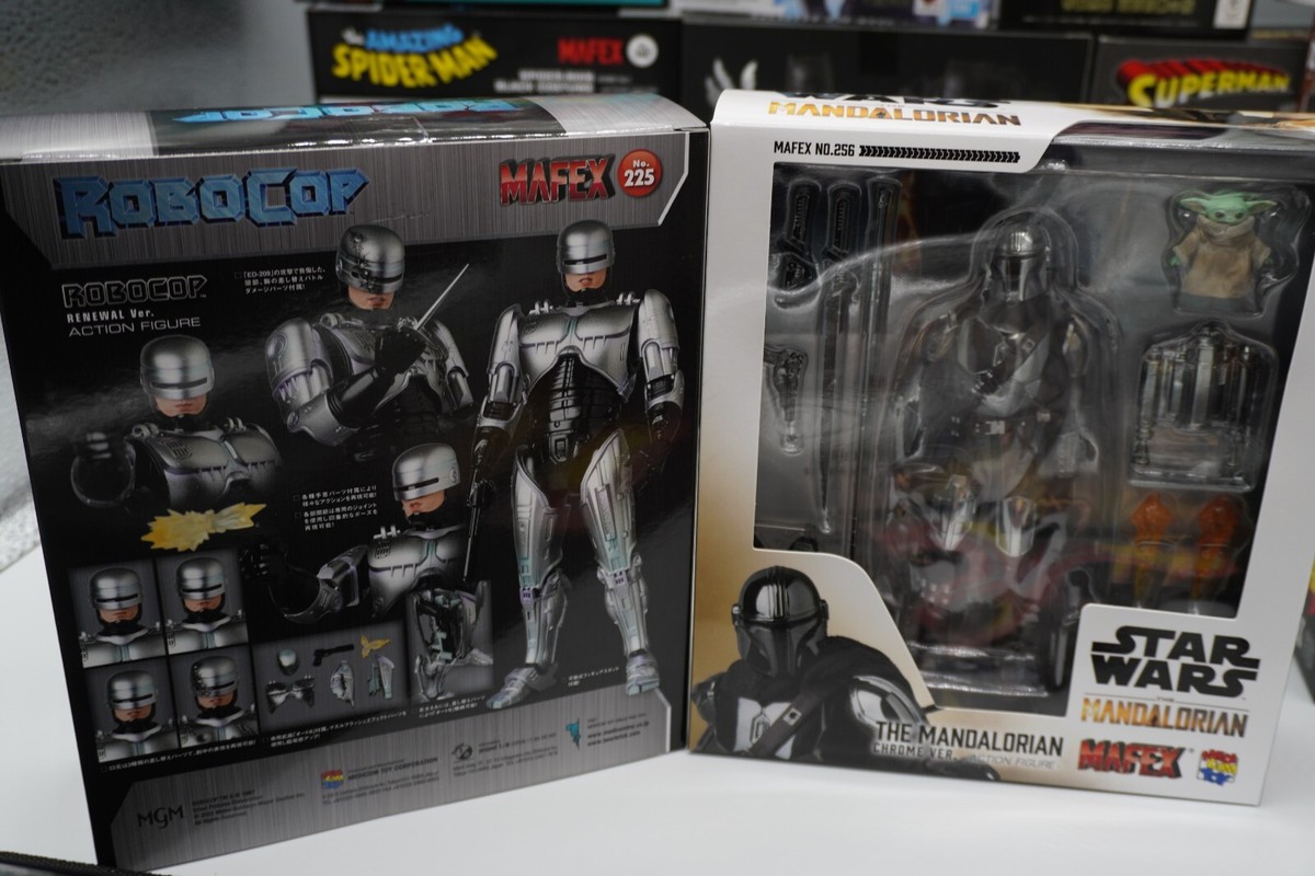 MAFEX 225 ROBOCOP RENEWAL & 256 MANDALORIAN Chrome Ver. Action