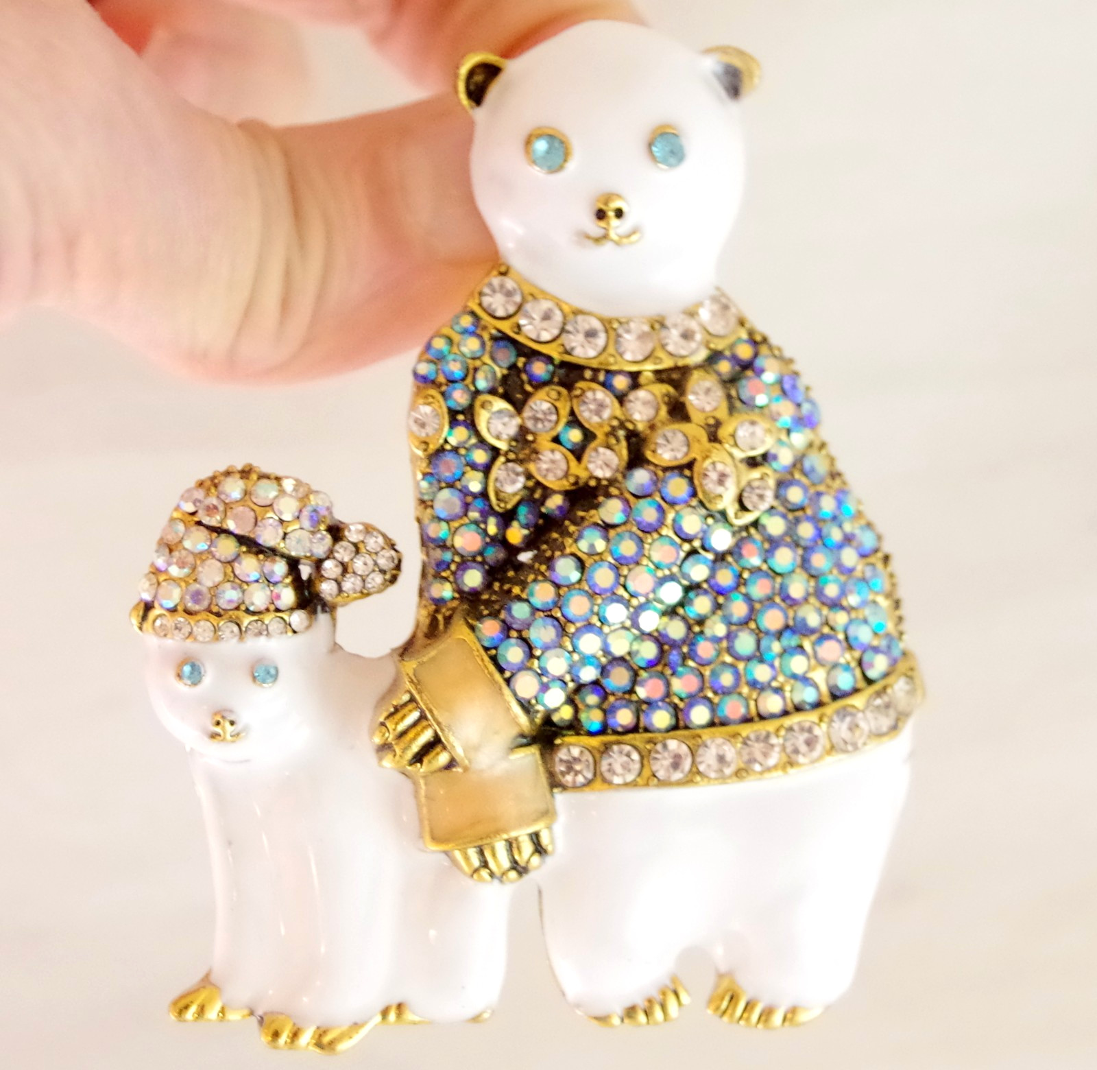 HEAVY 3" DESIGNER STYLE POLAR BEAR PALS IN SWEATER & HAT RHINESTONE BROOCH
