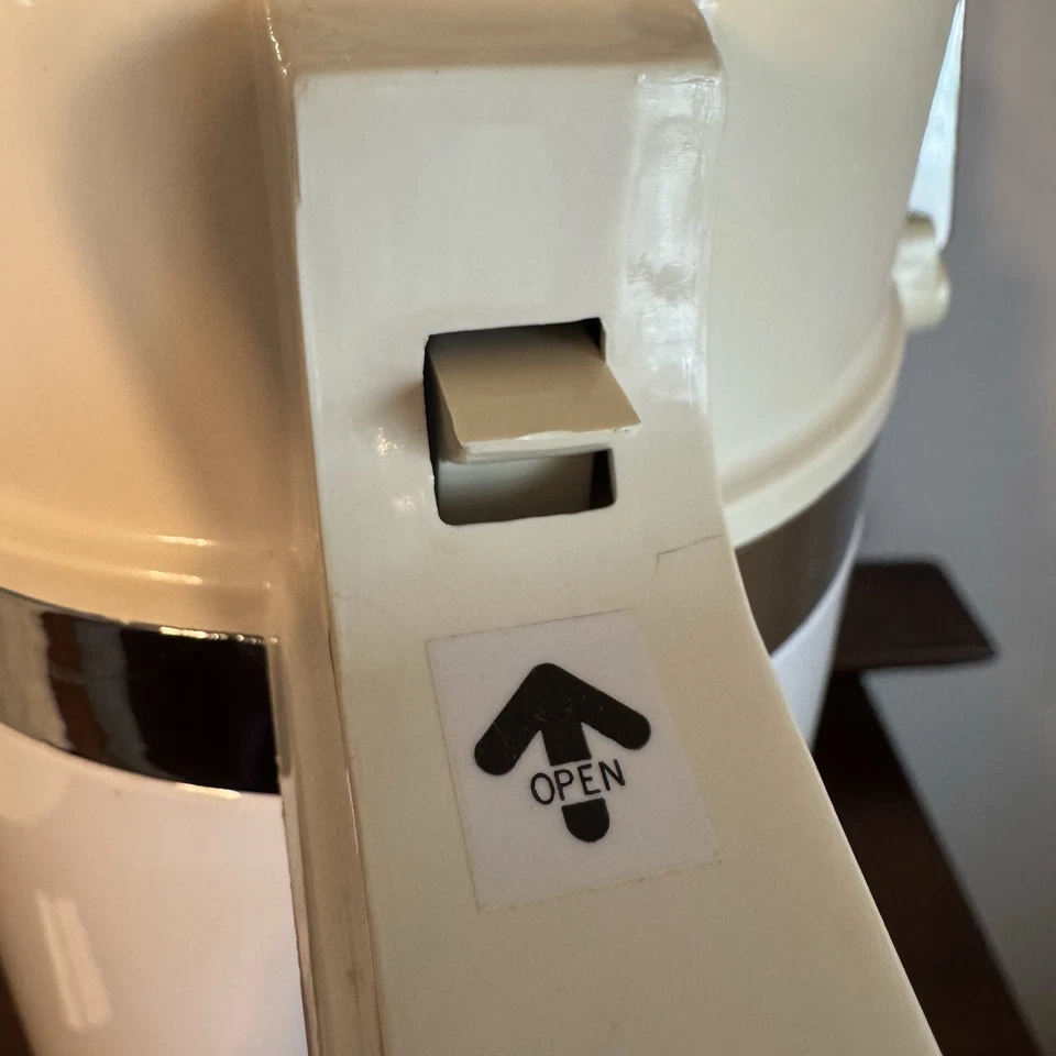 Termo bomba de aire de metal King vintage de 1,9 litros estampado floral frío caliente Foto 4 de 4