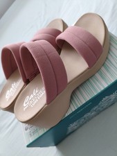 Skechers Women's Luxe Foam Sandals Size 6