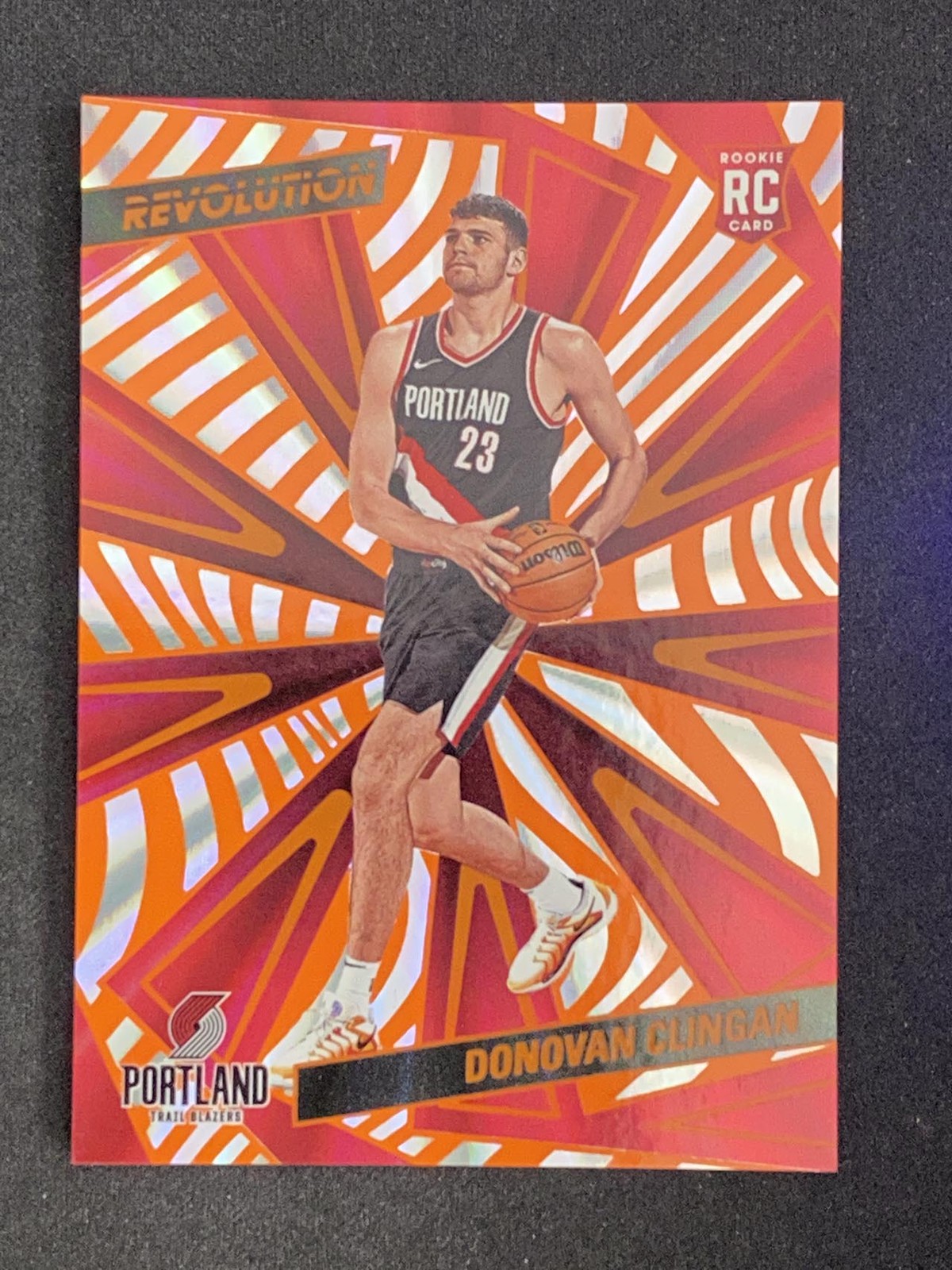 Donovan Clingan 2024-25 Panini Revolution Sunburst 73/75 RC #108