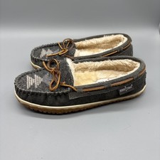 Minnetonka Tilia Women's Casual Slippers Slip On Gray Color Size 6 M NWOB 40155