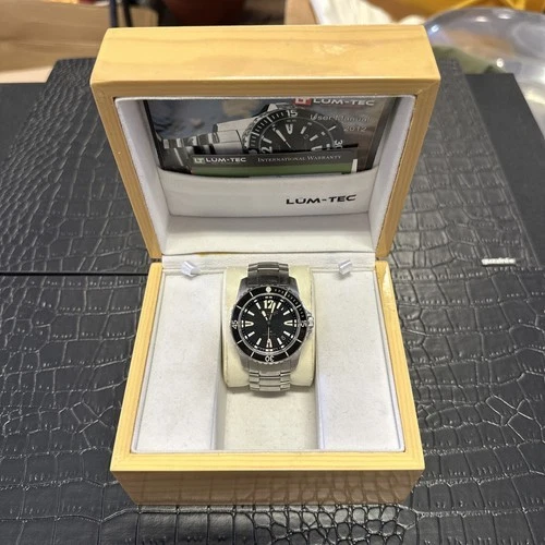 LUM-TEC Mens wrist watch with Case and original ID Card. Working.
