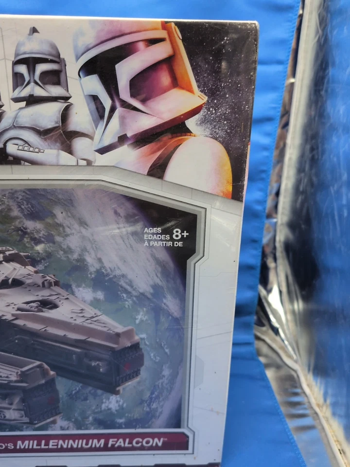 REVELL STAR WARS Han Solo's Millennium Falcon Model Kit 85-1854  - Image 3 of 4