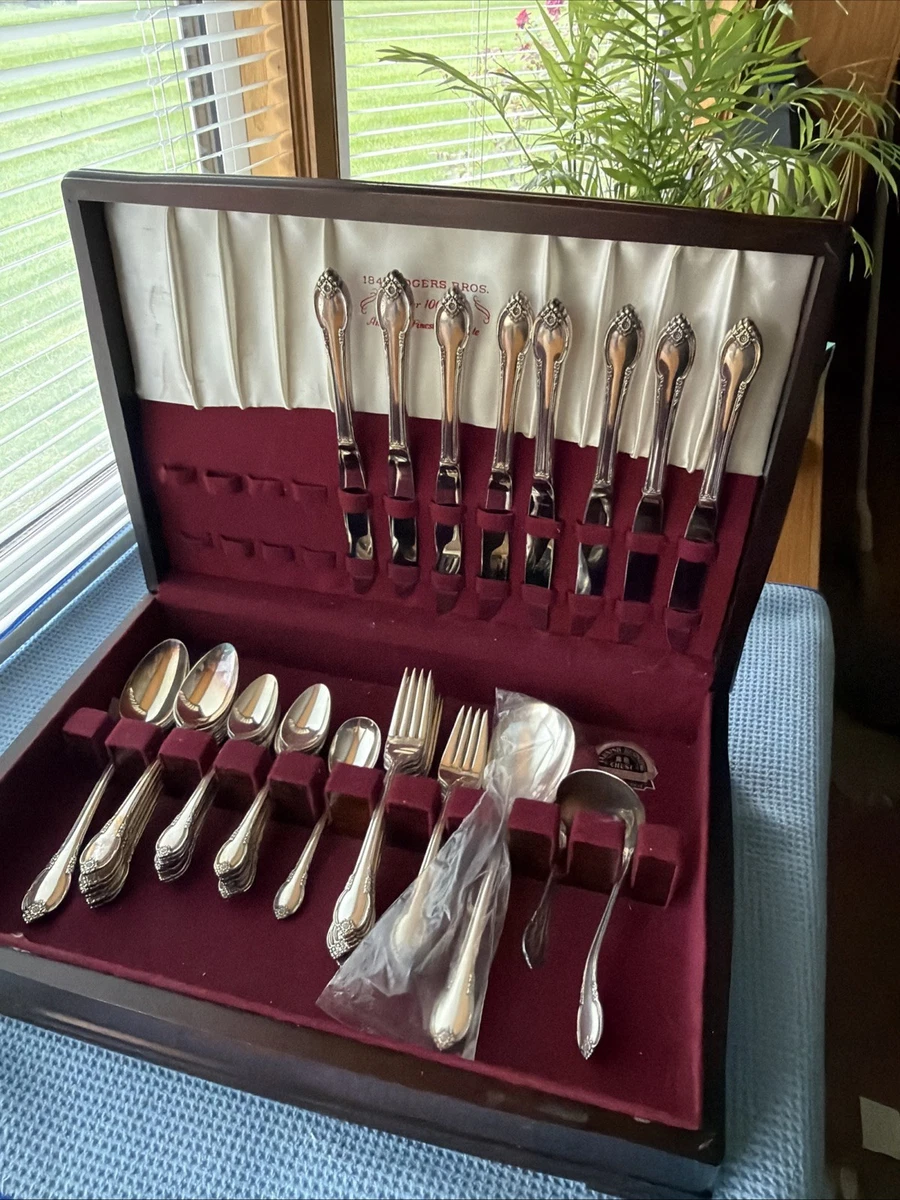 25+ 1847 Rogers Bros Antique US Silver-Plated Flatware-Sets for