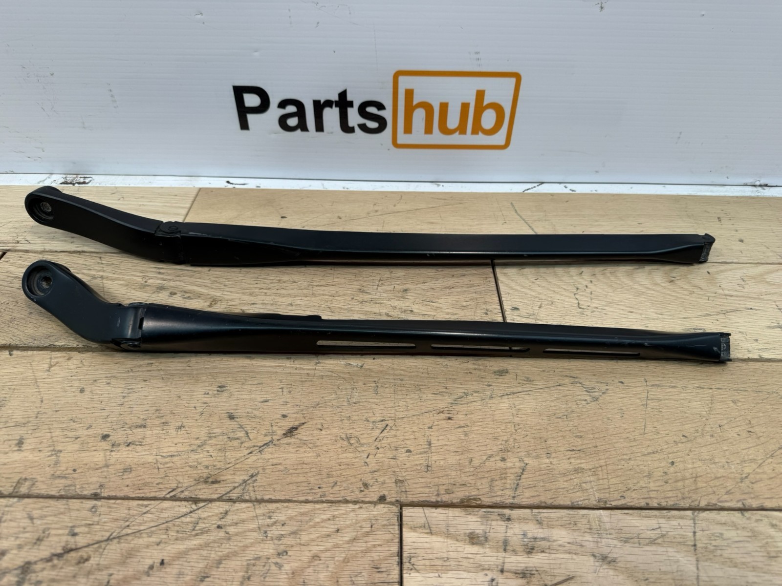 2013 BENTLEY CONTINENTAL GT FRONT LEFT & RIGHT WINDSHIELD WIPER ARM SET OEM