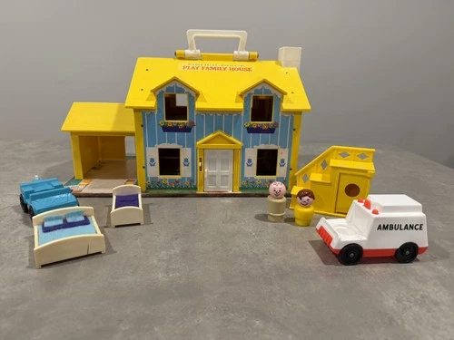 Vintage Fisher-Price Play Family House #952 for Little People 1969 w/accessories