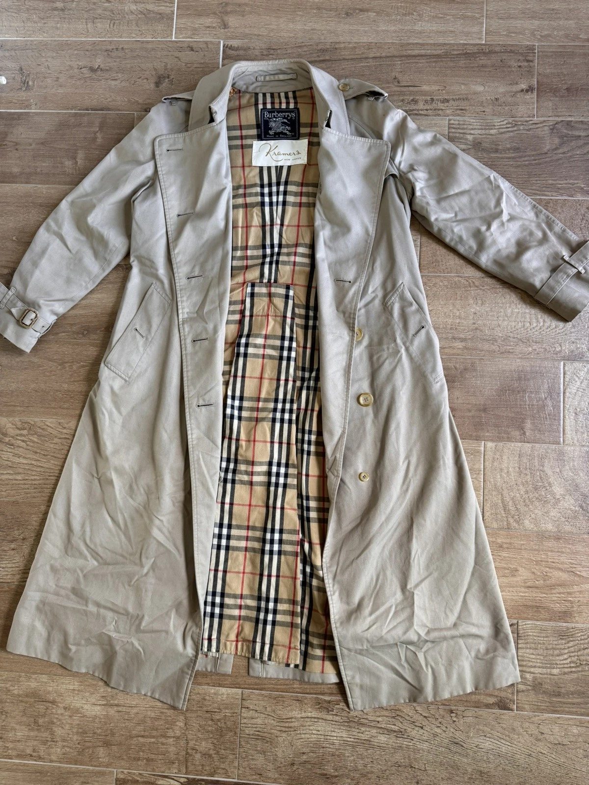 Vintage Burberrys Trench Coat Woman’s 70s/80s Kramers New Haven - (Has Flaws)
Opens in a new window 