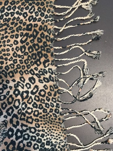 Unbranded Rectangular Scarf Leopard Print w/ Tassels - Picture 5 of 6