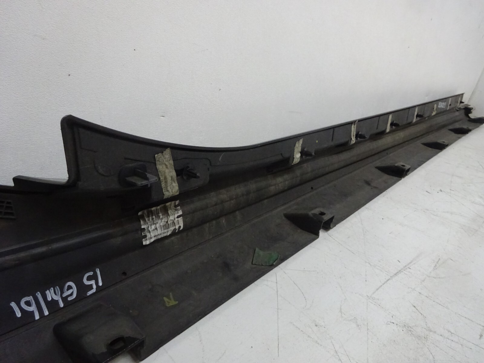 2014-2017 Maserati Ghibli Left Rocker Skirt Molding Trim Panel Gray OEM DE240259