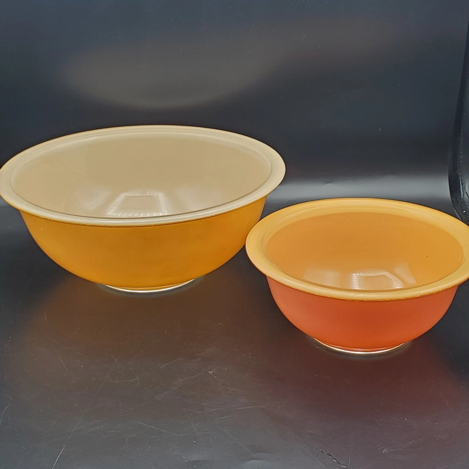 Vtg Set Of 2 #322 Pyrex Peach/Apricot Glass Clear Bottom Nesting Mixing Bowls