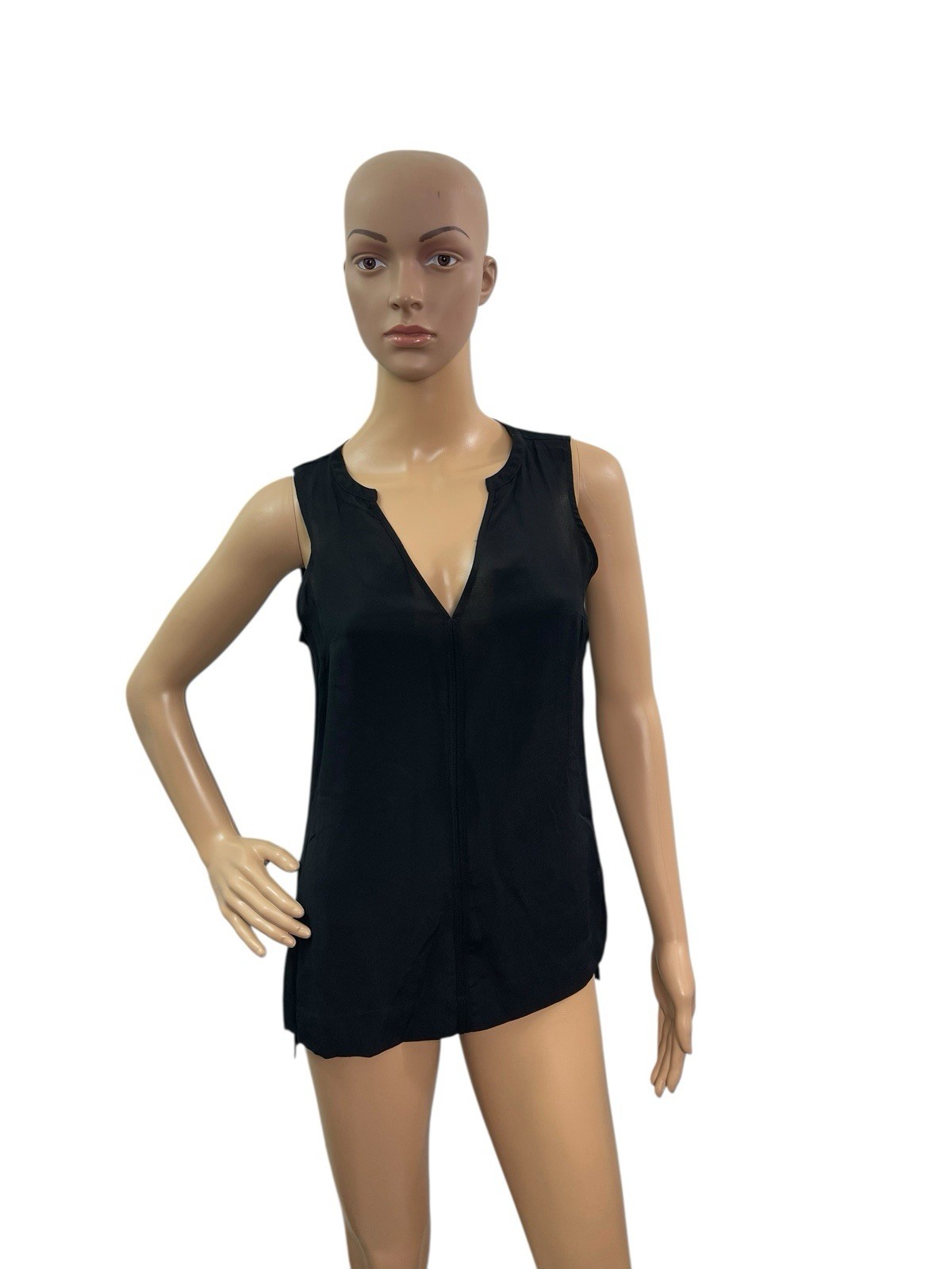 Banana Republic Women’s Size XS Sleeveless V Neck Solid Black Silk Blouse