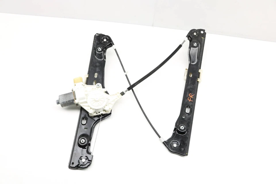 2009-2011 BMW 335I XDRIVE - Front Right Window Regulator W/ Motor 7060266 - Image 2 of 4