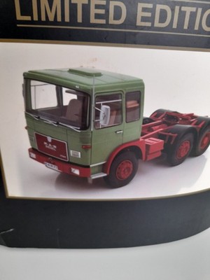 Road Kings 1/18 Scale RK180052 - 1972 MAN 16304 F7 Tractor Truck Green/Red