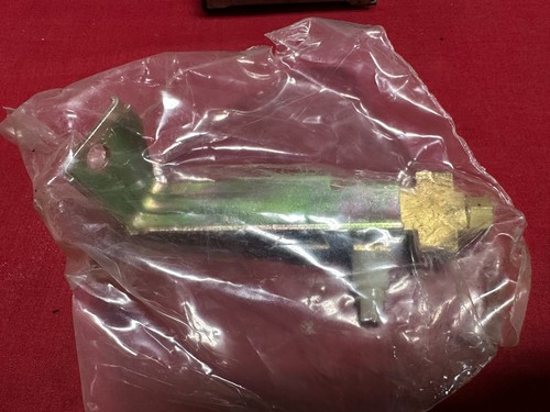 NOS 1967 FORD GALAXIE BRAKE PRESSURE DIFFERENTIAL VALVE C7AZ-2B257-D FoMoCo 67 - Bild 2 von 3