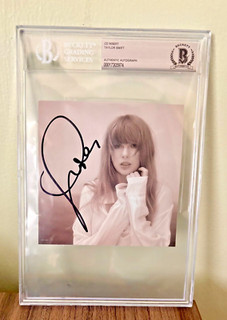 TAYLOR SWIFT SIGNED CD COVER! Beckett Slabbed BAS COA Authentic LONG Signature!