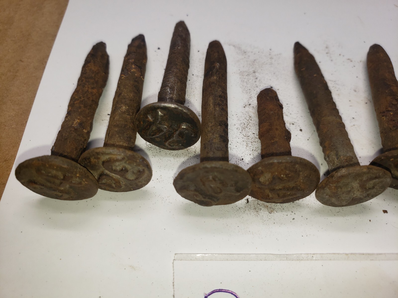 1934 34 AS IS LOT OF 18 RUSTY ROUND HEAD Vintage Railroad Date Nails