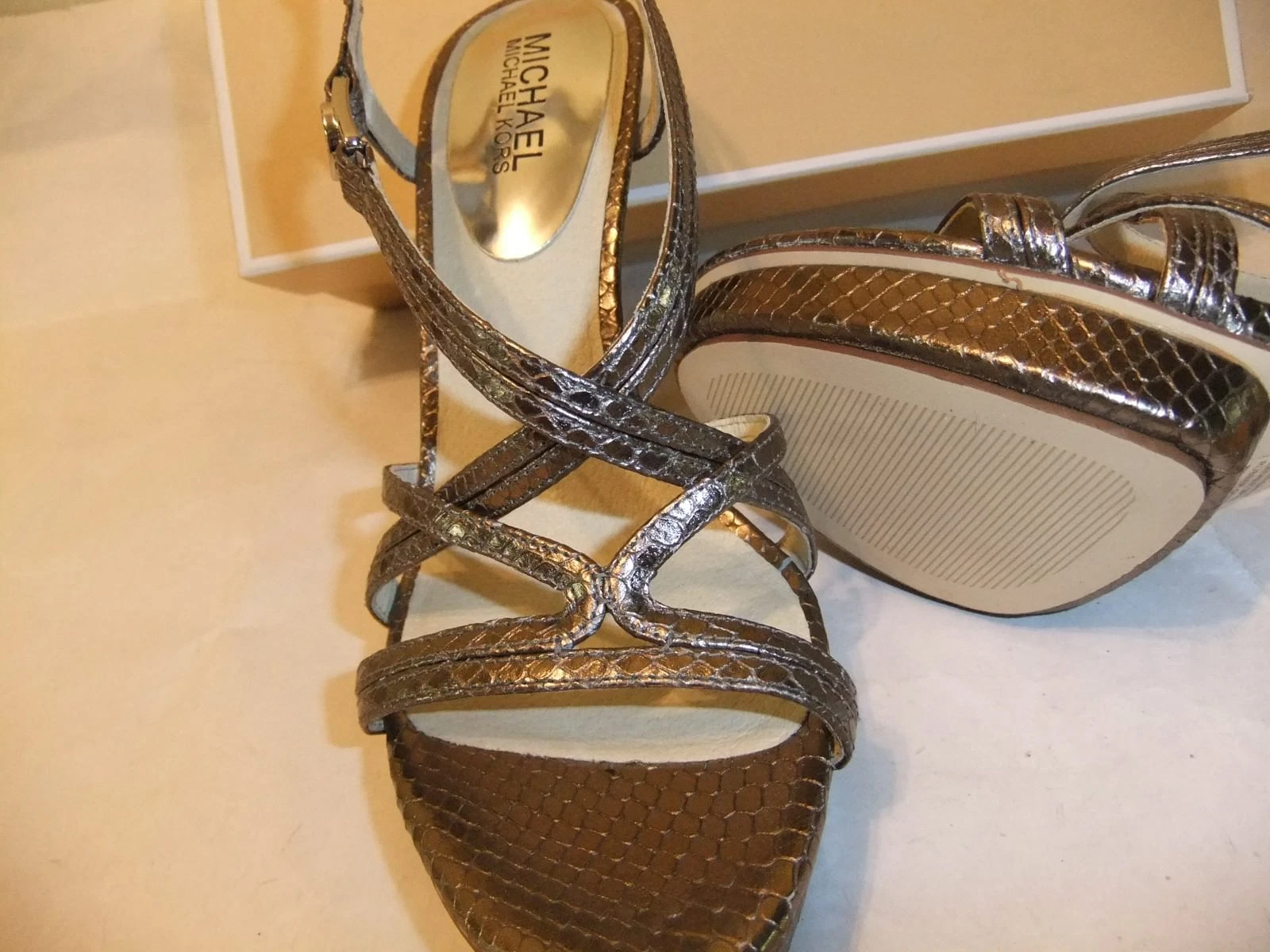 Sandalo elegante MICHAEL KORS Cicely grigio pelle nichel tacco taglia 9 5 nuovo con scatola $ 165