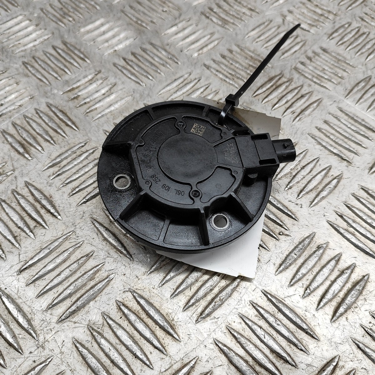 VOLKSWAGEN GOLF MK7 GTI Camshaft Cylinder Head Magnet 06L109259D