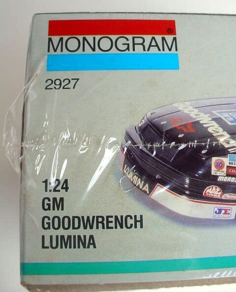 モノグラム 1/24 #3 goodwrench ルミナ ナスカー 完成品 Amazon.com: Monogram Dale Earnhardt #3 Goodwrench Lumina Car
