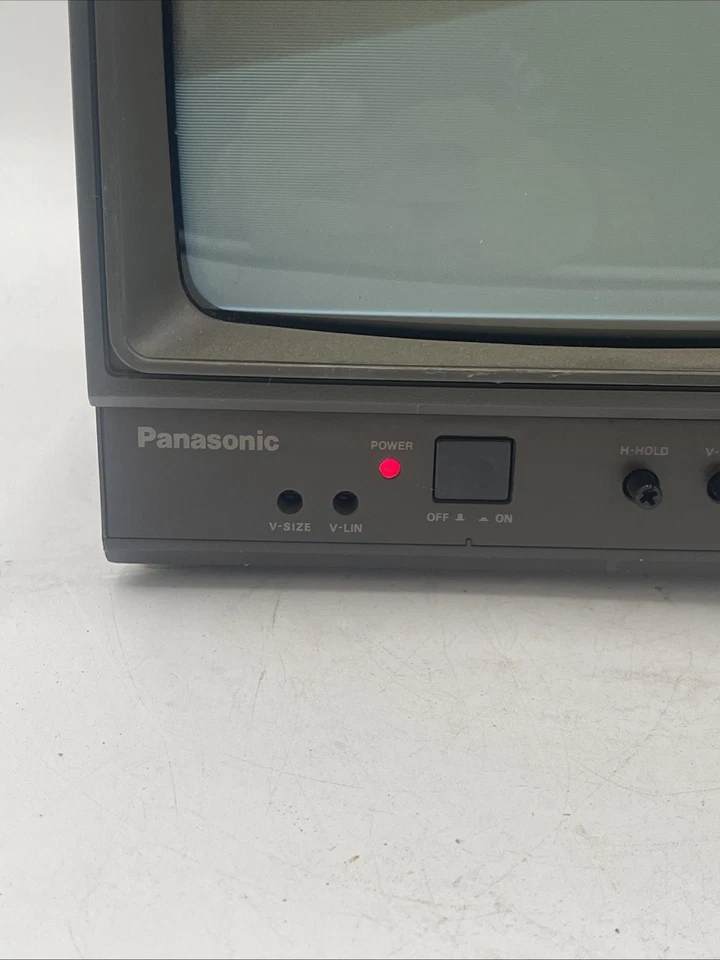 Panasonic TR-930B CRT-V Black And White Video Monitor (TESTED/WORKING) - Image 2 of 4