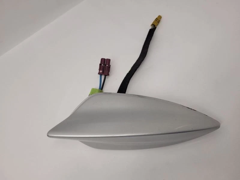 Chevrolet Malibu 2015 2016 montado en el techo aleta de tiburón plateada  Foto 2 de 4