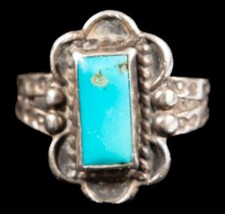 Vintage Native American Sterling Silver Stamped Band Turquoise Ring