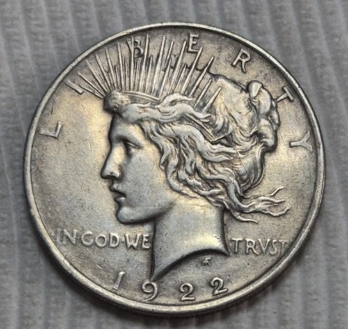 1922 P Peace Silver Dollar Estimated Extra Fine 45. Light Toner A0639.