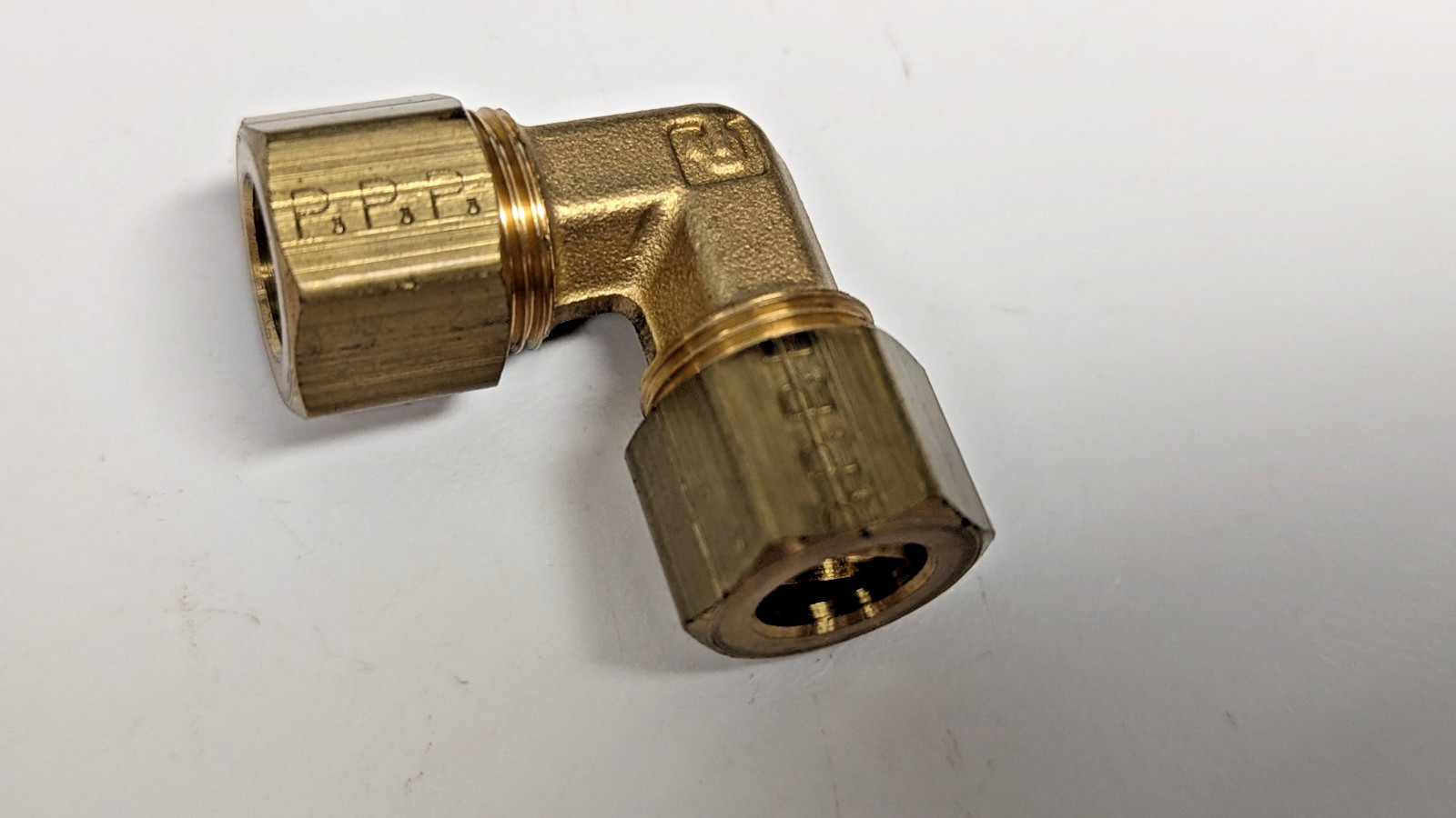 New Parker 3/8" 90° Union Elbow Forged Brass Compression Fitting, 165C-6