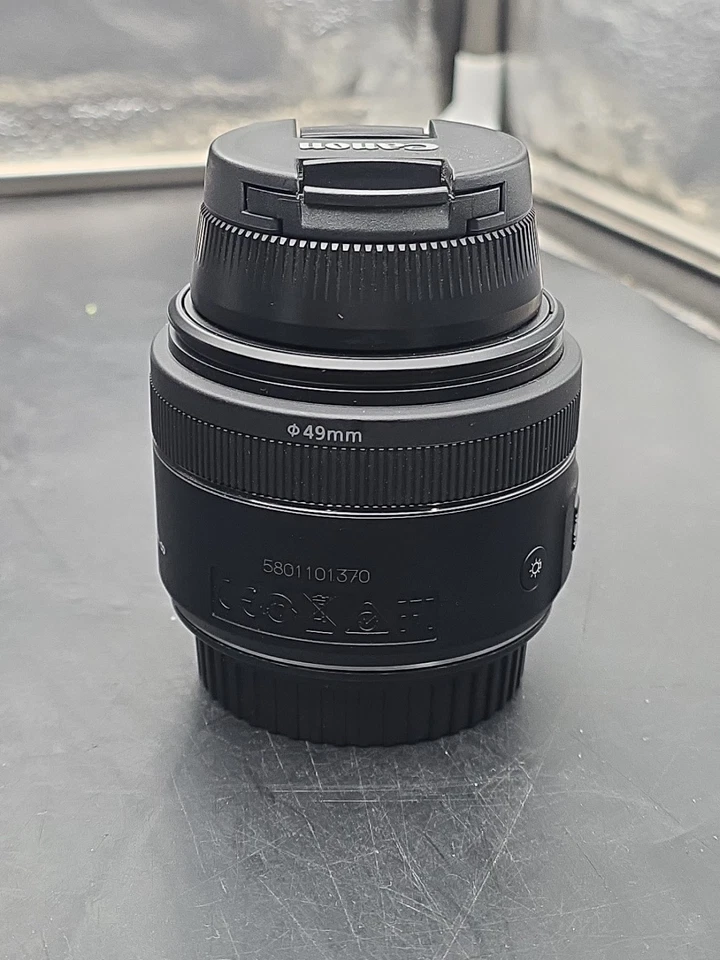 Lente para cámara Canon MACRO EF-S 35 mm F/2,8 IS STM USADA - BUEN ESTADO Foto 4 de 4