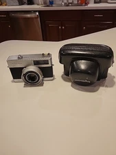 Minolta Camera Film  1:28 F=38mm Autopak 700 Vintage Camera Wirh Case